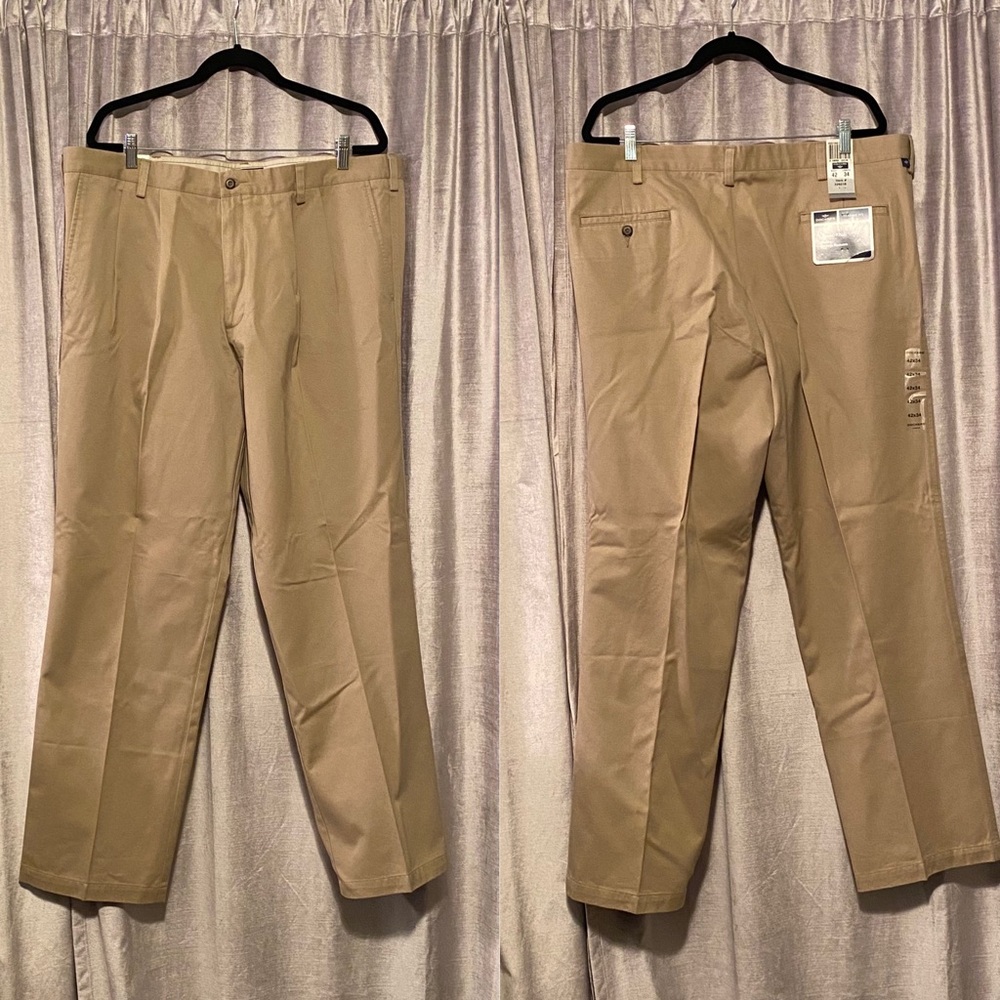 NWT Dockers Classic Khaki Pants